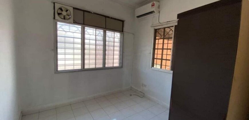 NICE 2 STOREY ENDLOT PUCHONG PERDANA