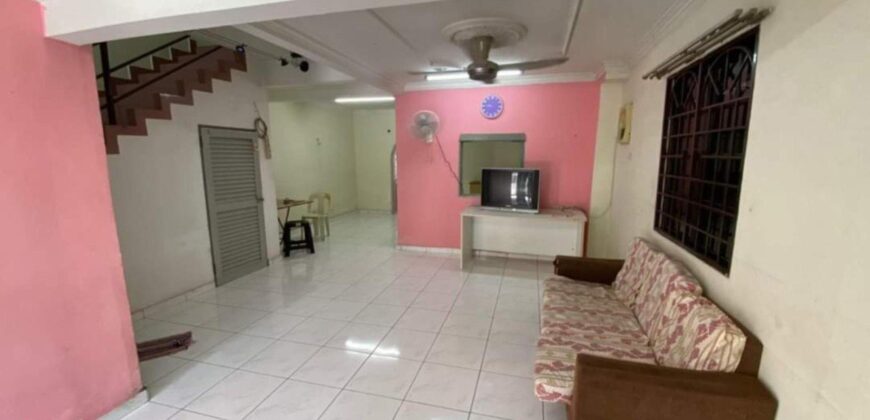 NICE 2 STOREY ENDLOT PUCHONG PERDANA